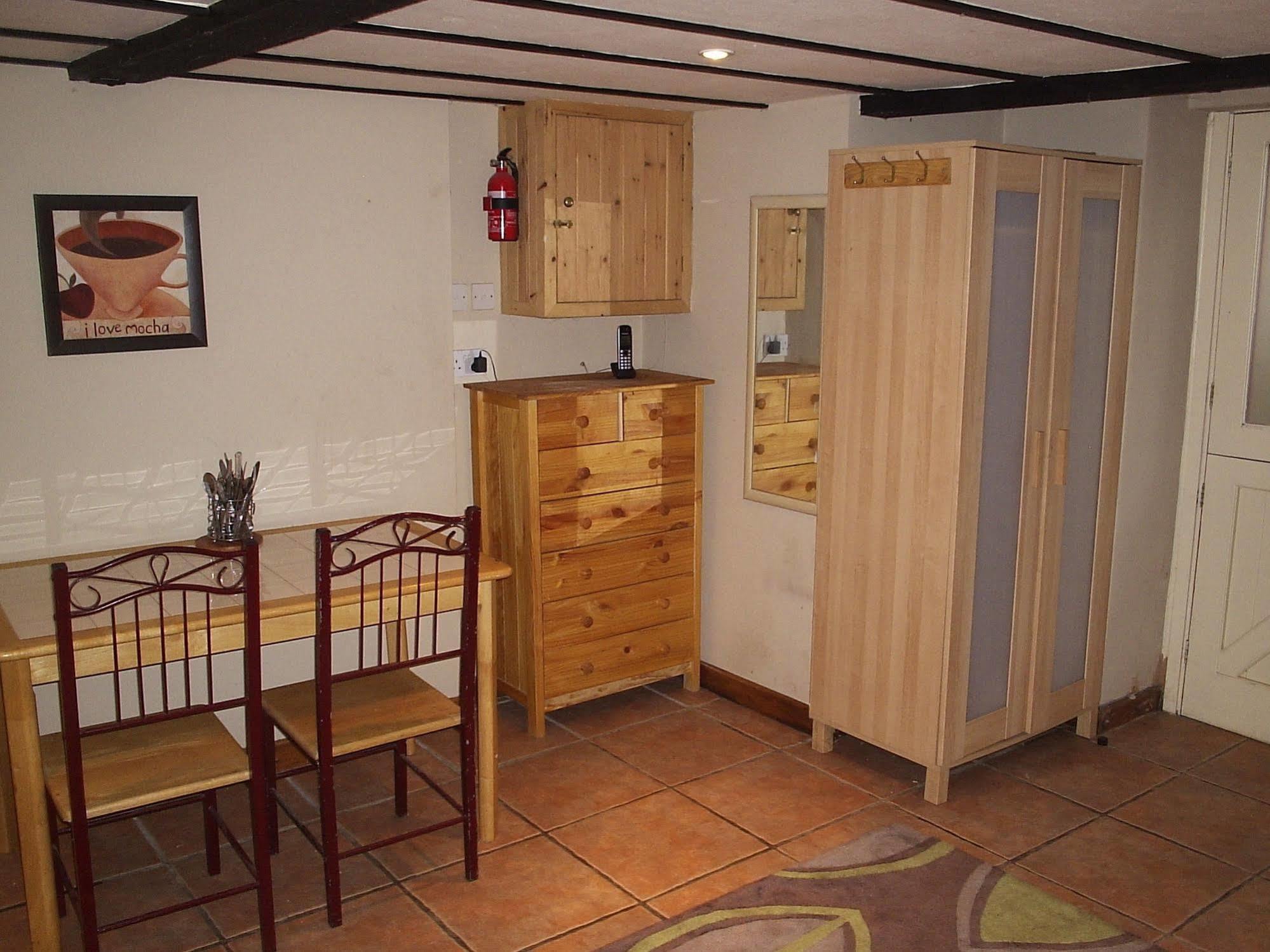 Ryvington Apartments Abergavenny Dış mekan fotoğraf