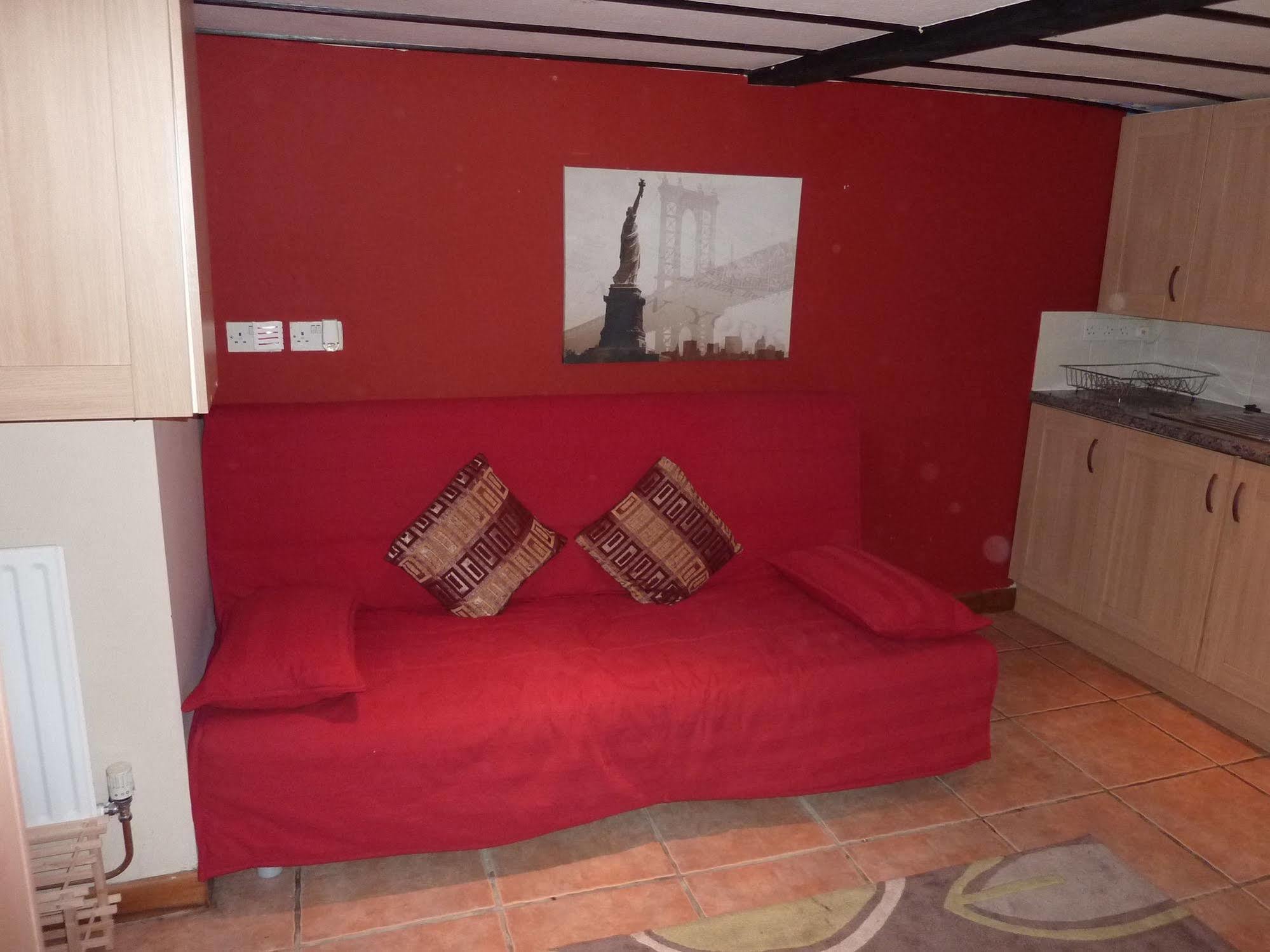 Ryvington Apartments Abergavenny Dış mekan fotoğraf